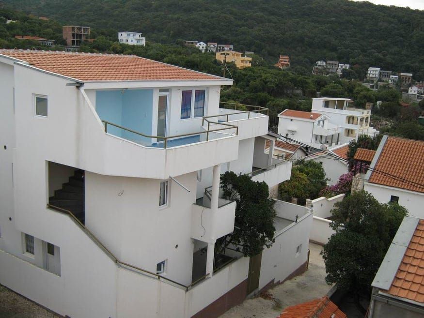Kuća sa panoramskim pogledom, 200m od mora, Utjeha, Bar - Amfora Real Estate