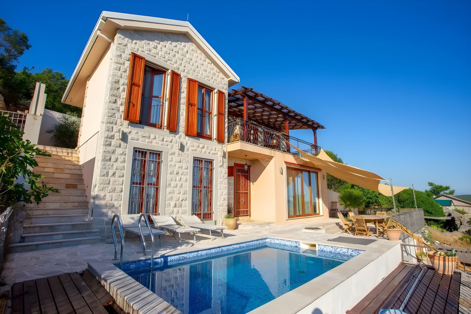 Luksuzna kamena vila s bazenom i pogledom na more u Zagori, Kotor - Amfora Real Estate
