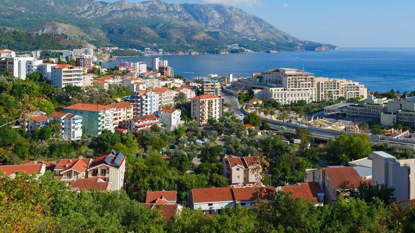 Zemljište 3650m2 na atraktivnoj lokaciji u Bečićima - Amfora Real Estate