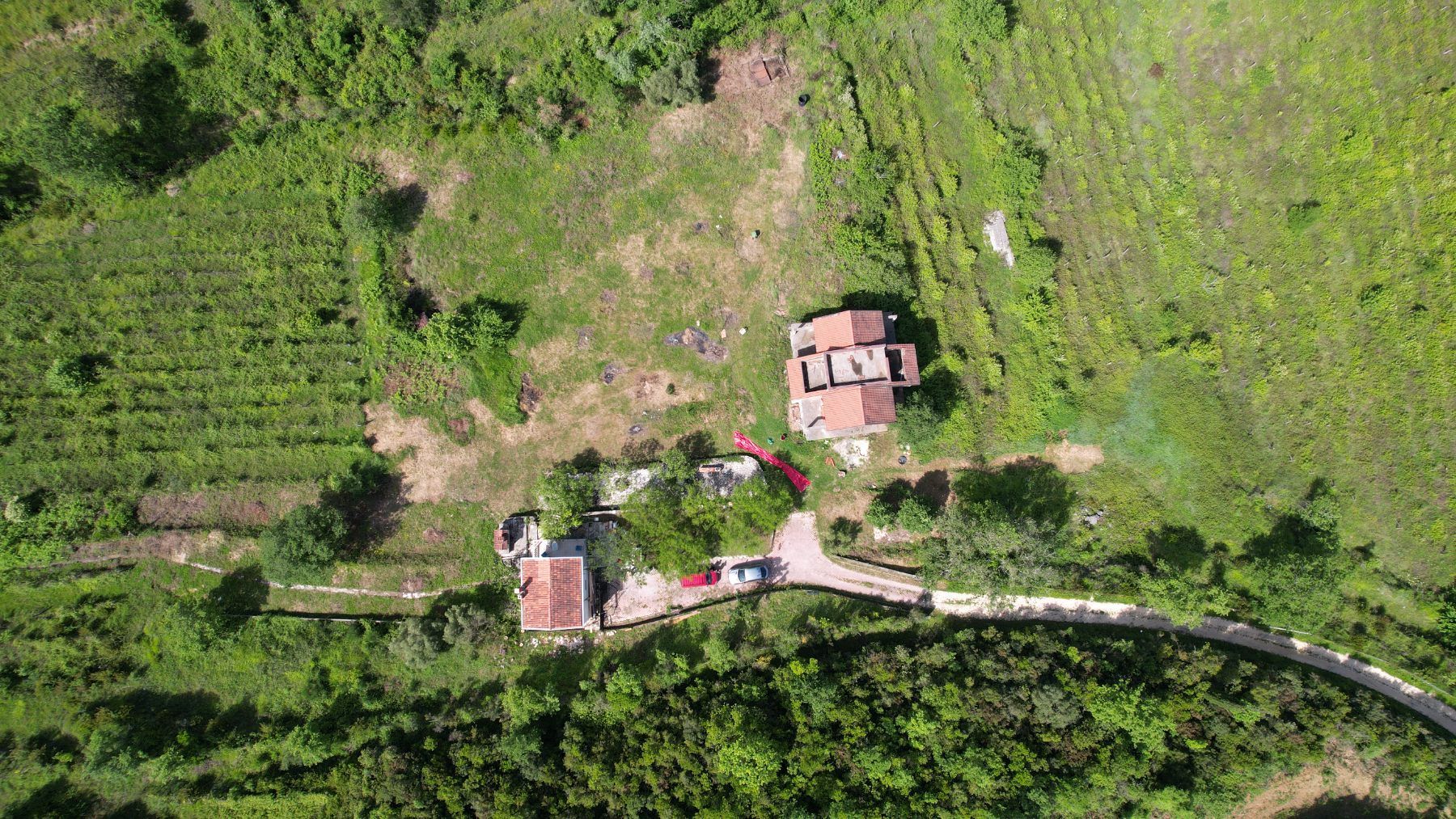 Radanovici,Kotor-Ekskluzivno imanje od 83.000 m² sa vinogradom, jezerom i izvorskom vodom - Amfora Real Estate
