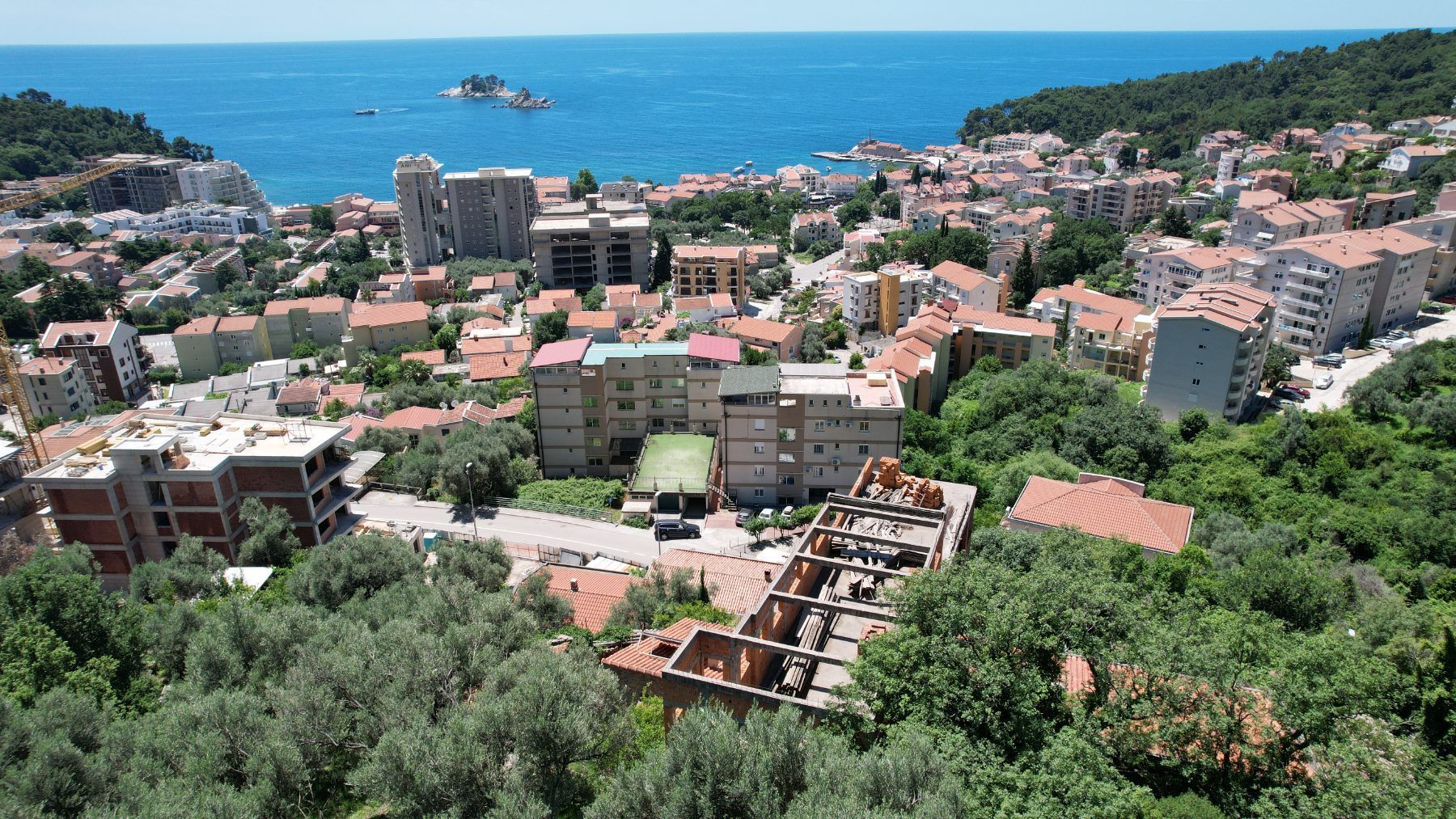 Prodaja-Zgrada sa Pogledom na More u Petrovcu, Crna Gora - Amfora Real Estate
