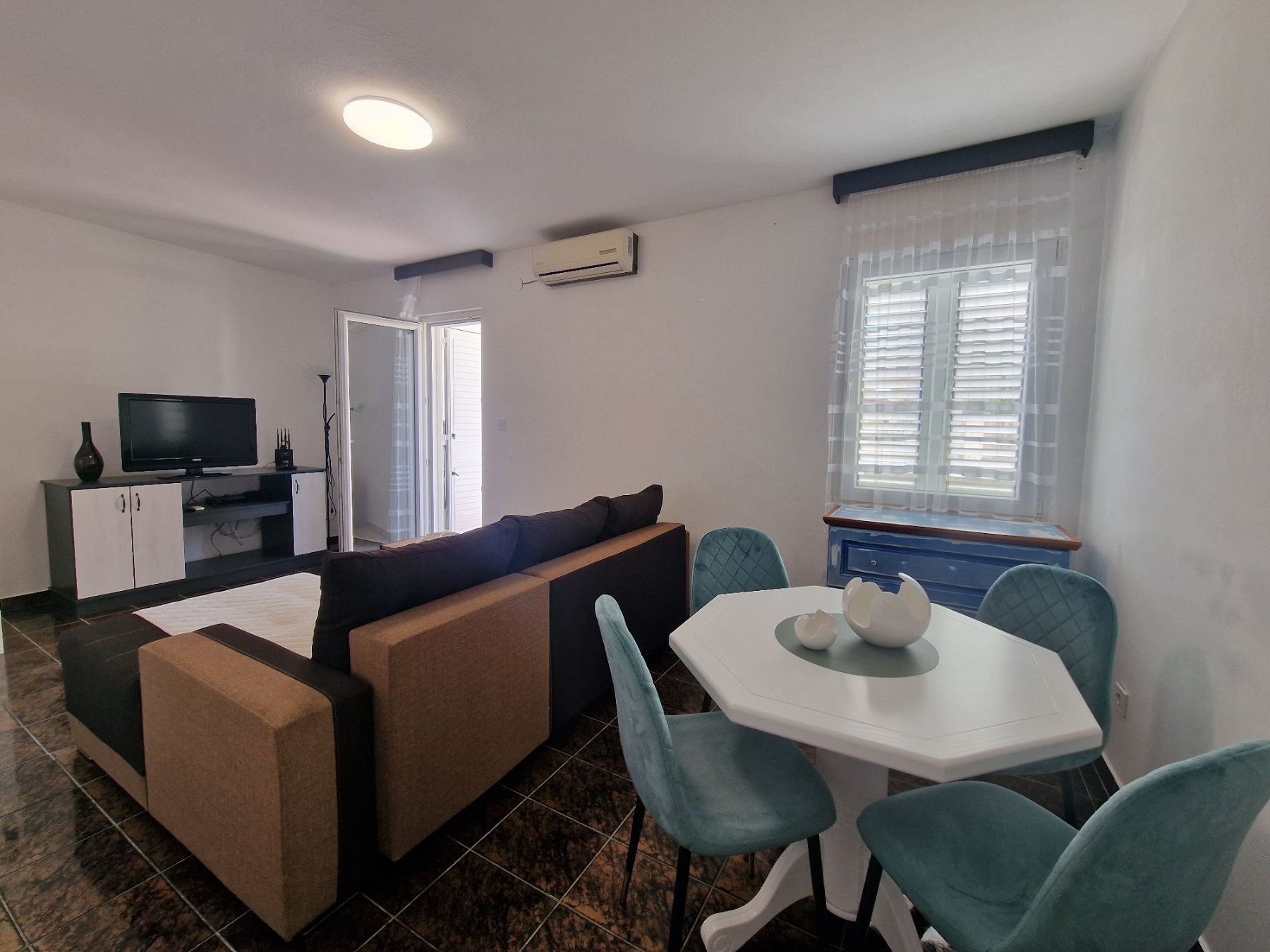 Namesten dvosoban stan, povrsine 56m2 u Becicima - Amfora Real Estate