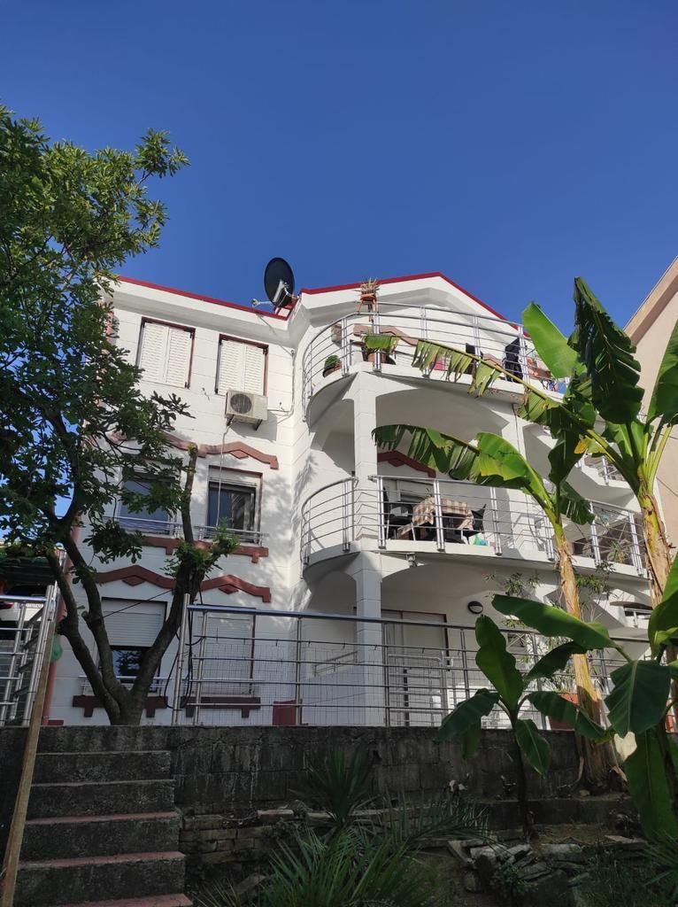 Dve kuće na obali mora u Đuraševićima, Tivat – 387 m² - Amfora Real Estate