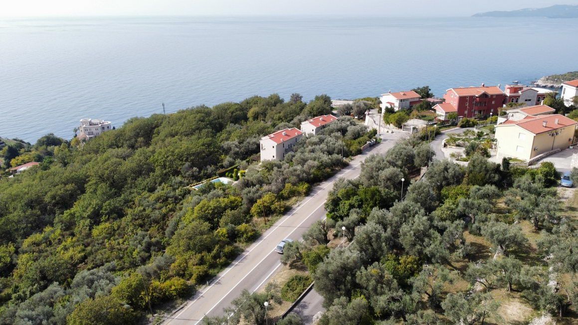Urbanizovan plac sa pogledom na more, 1700 m², Reževići, Budva - Amfora Real Estate