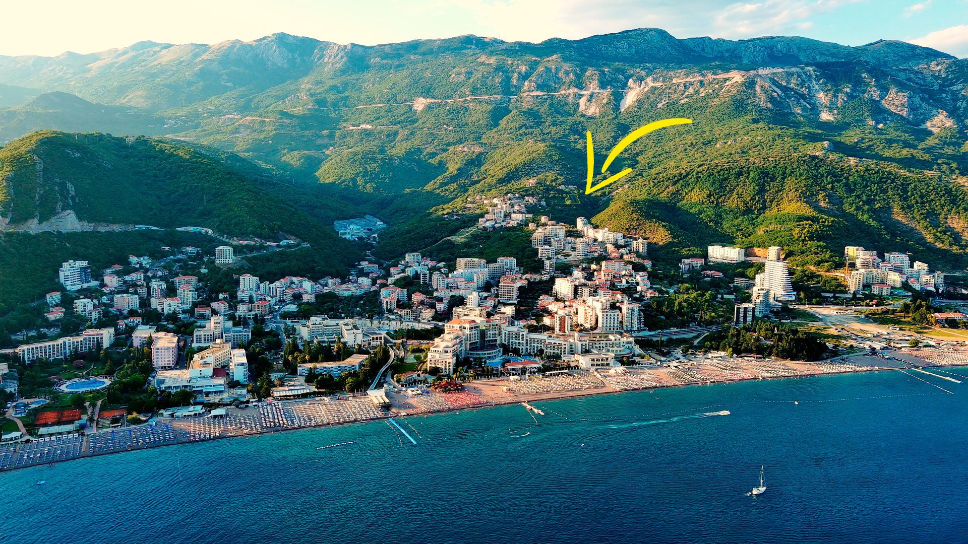 Urbanizovano zemljište od 794 m² sa panoramskim pogledom na more , Becici - Amfora Real Estate