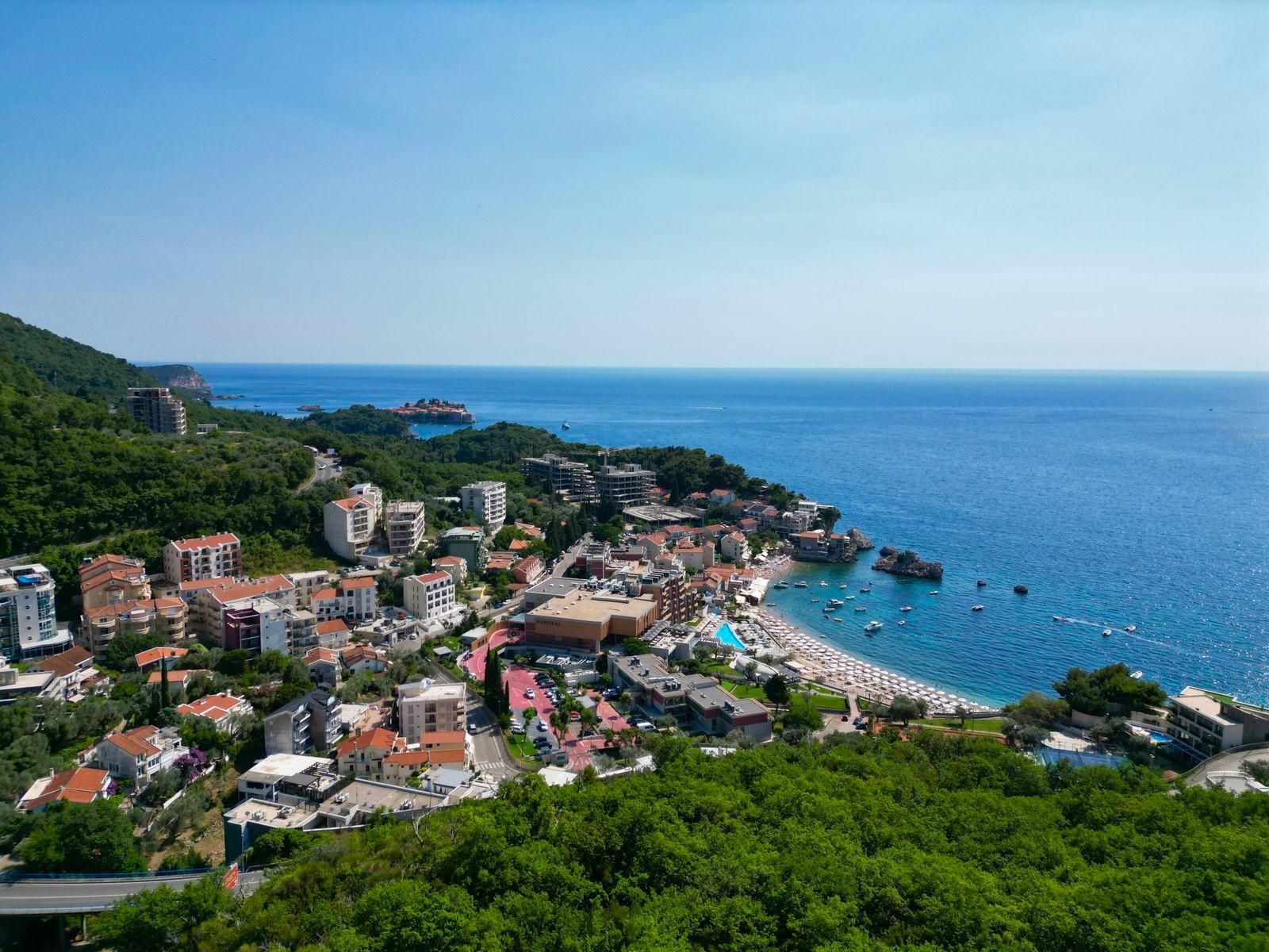 Urbanizovano zemljiste 1295m2 sa panoramskim pogledom-Przno,Sveti Stefan - Amfora Real Estate