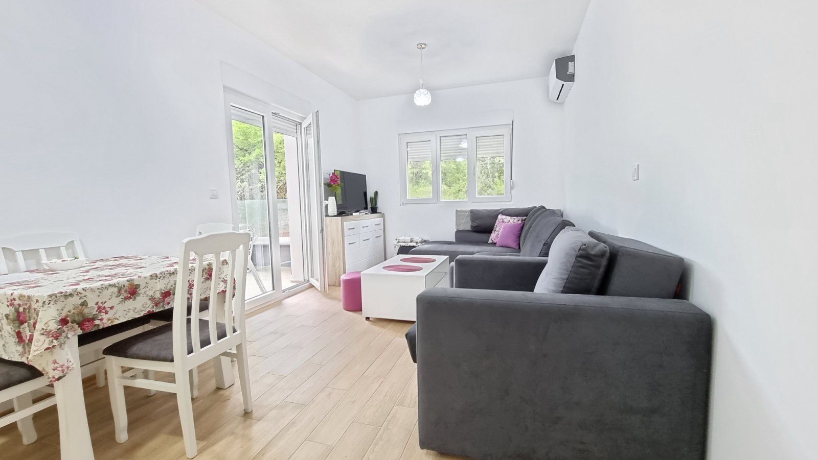 Izdavanje garsonjere 30m² u kompleksu The Old Bakery, Budva (NA DUZI PERIOD,DOSTUPNO OD 15.02.2026) - Amfora Real Estate