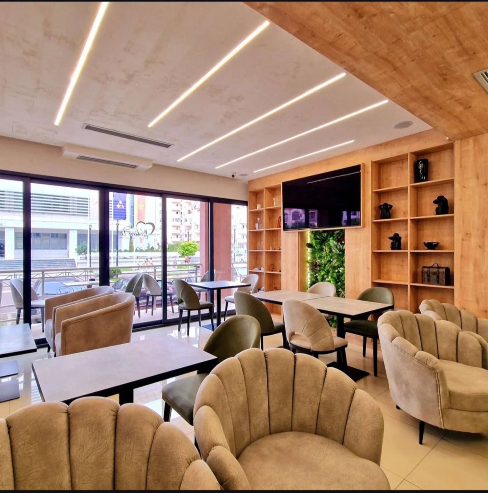 Na prodaju luksuzan restoran na atraktivnoj lokaciji – Rozino, Budva, 97 m² + terasa - Amfora Real Estate