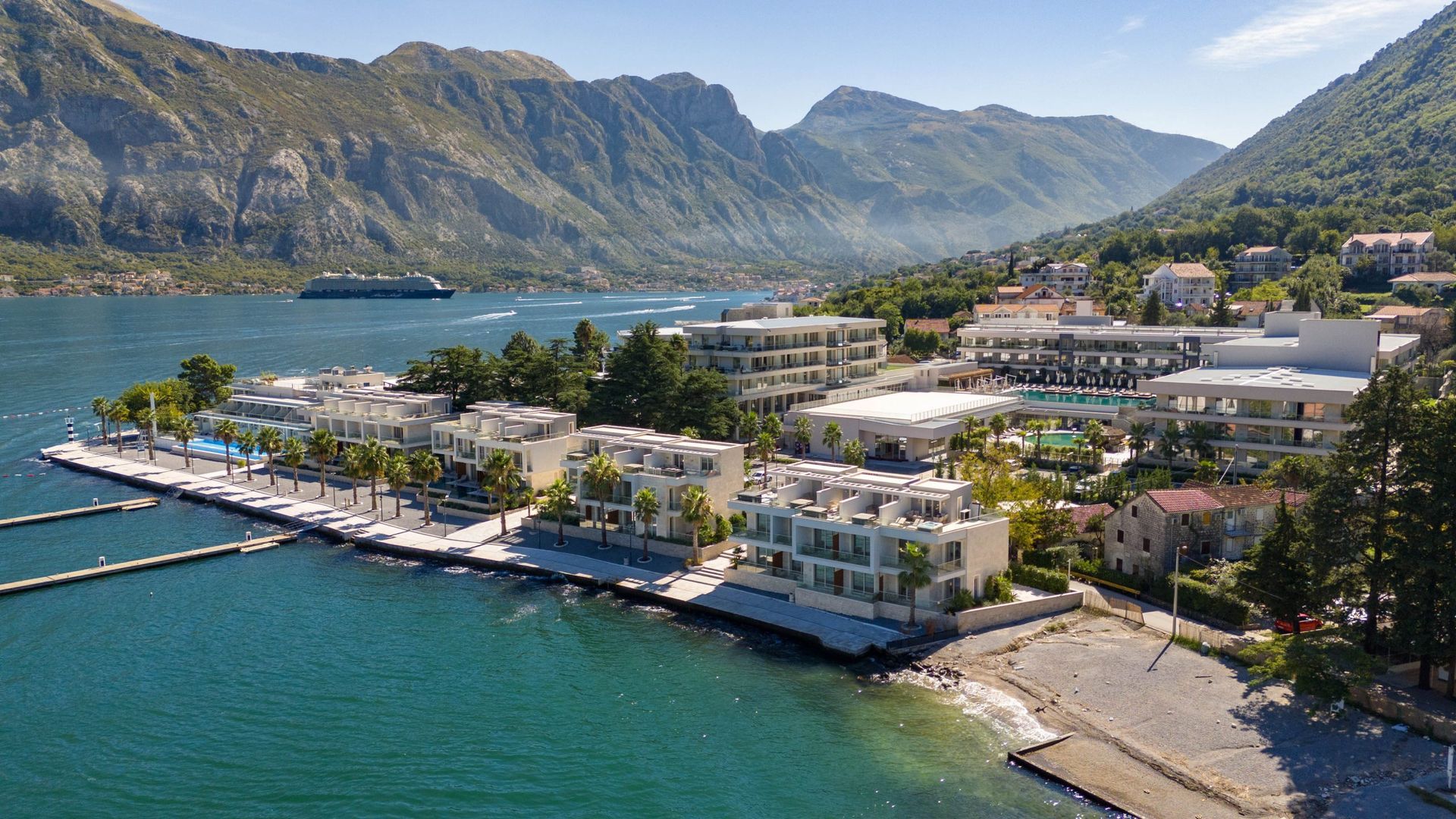 Ekskluzivna vila 164 m² na prvoj liniji do mora – Stoliv, Kotor - Amfora Real Estate