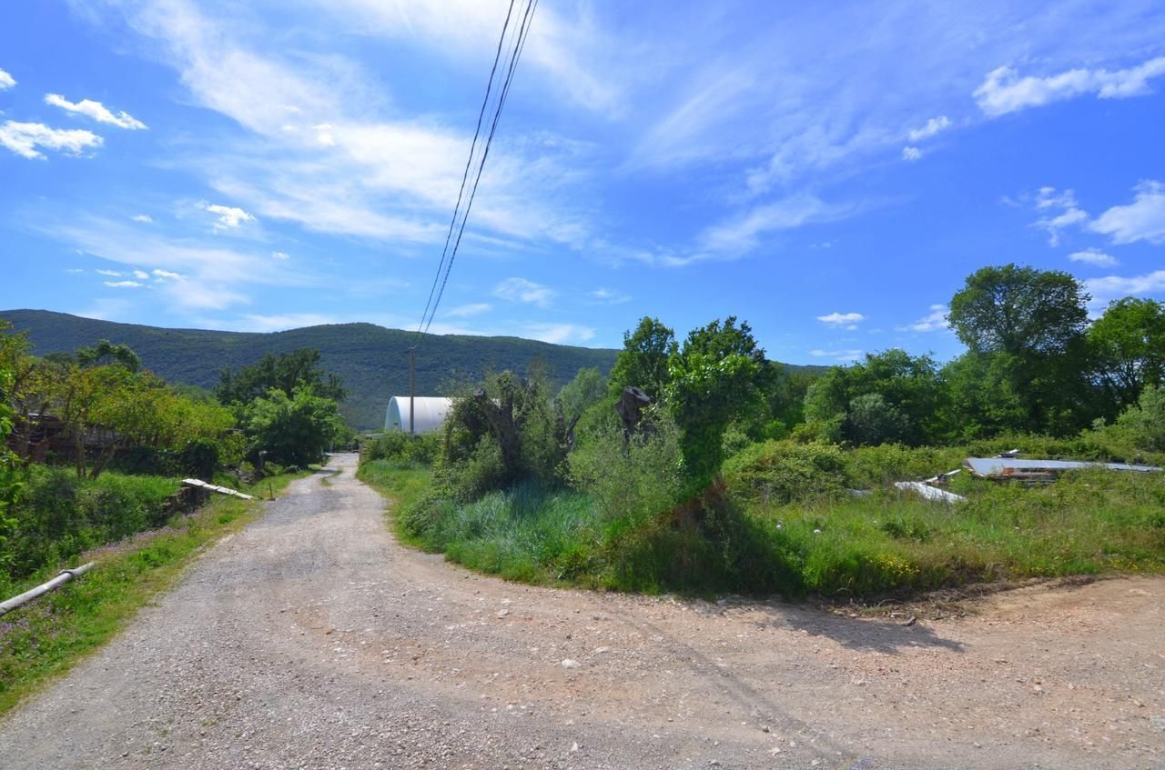 Urbanizovano gradjevinsko zemljište 1600m² na odličnoj lokaciji – Lastva Grbaljska, Budva - Amfora Real Estate