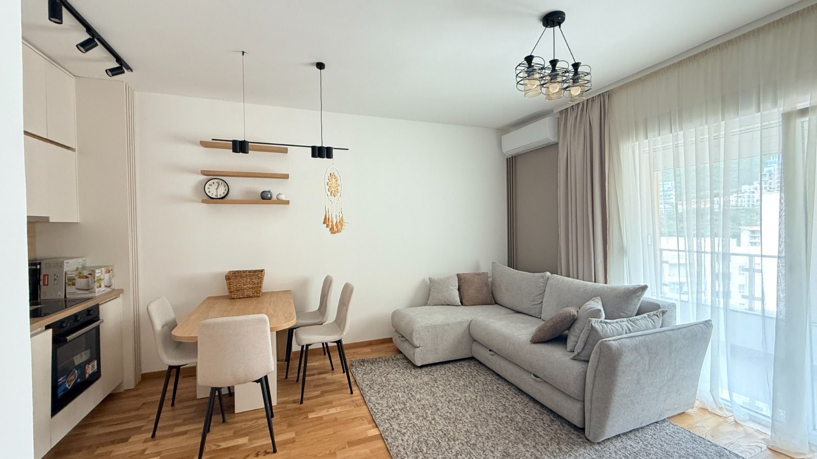 Prodaja novog, moderno opremljenog jednosobnog apartmana 43m² – Bečići, Budva - Amfora Real Estate
