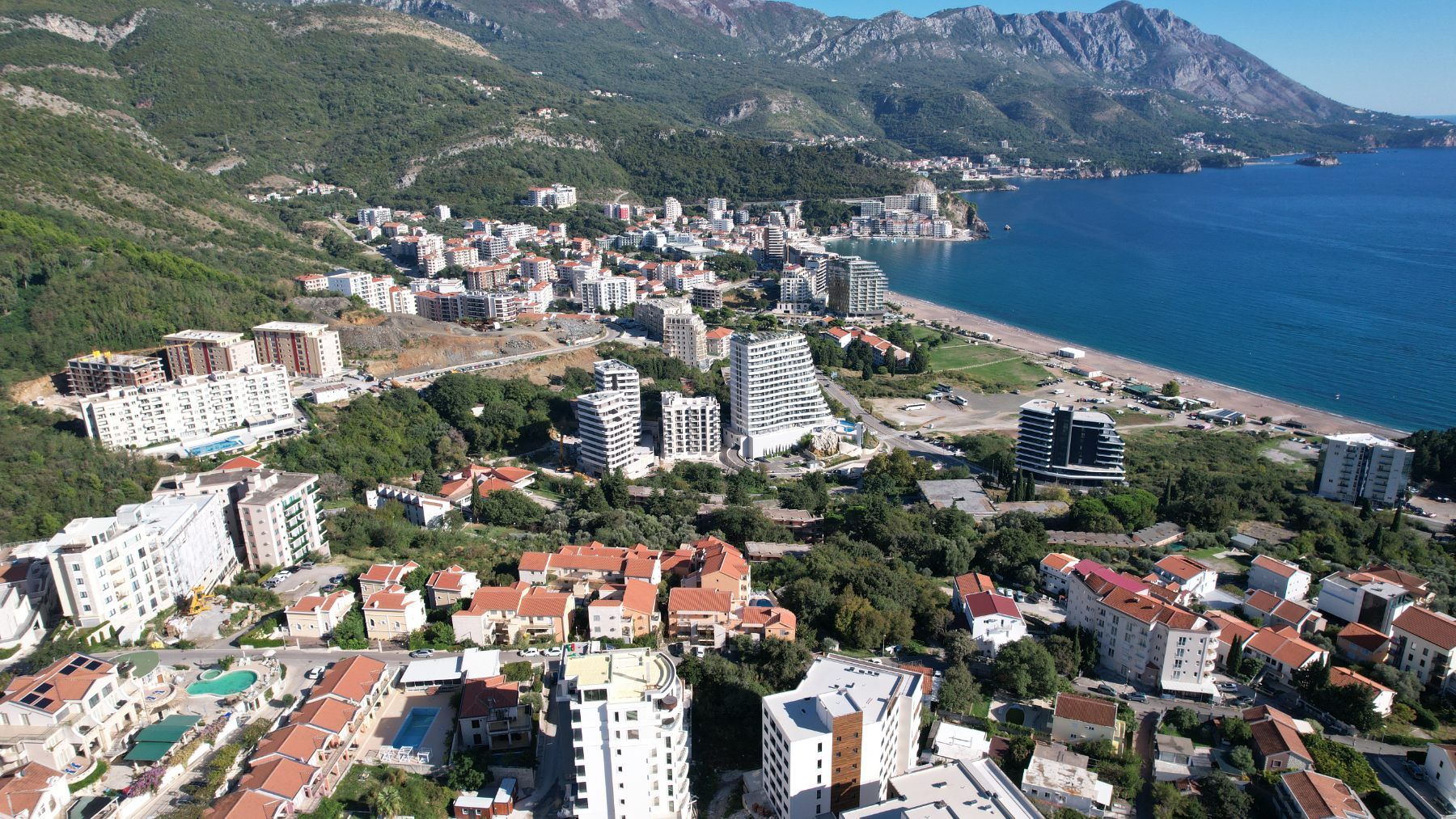 Prodaja građevinskog zemljišta 2.900 m² za izgradnju 15 luksuznih vila – Bečići - Amfora Real Estate