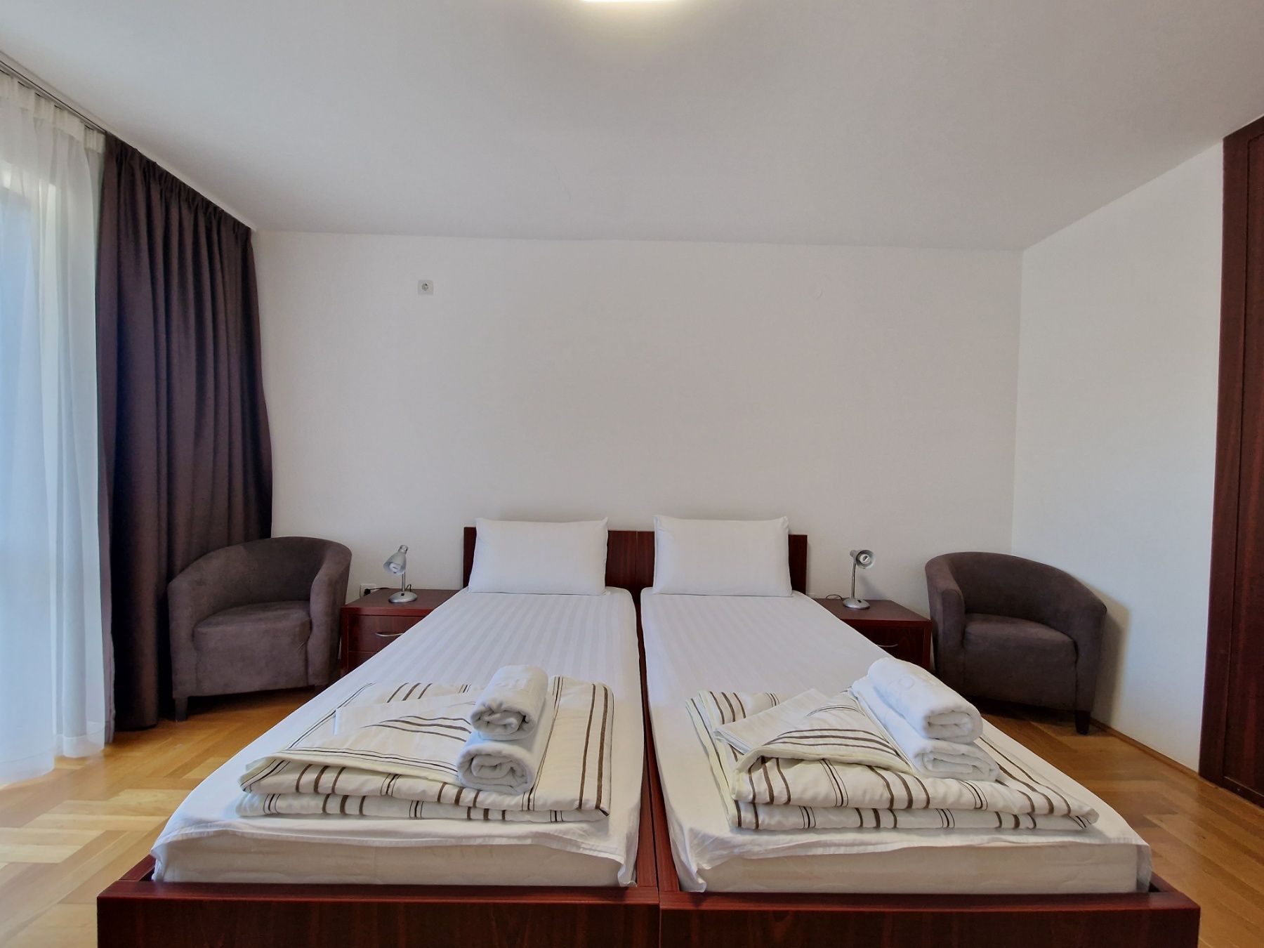 Two bedroom apartment 100m2 with sea view, Sveti Stefan (LONG TERM RENT