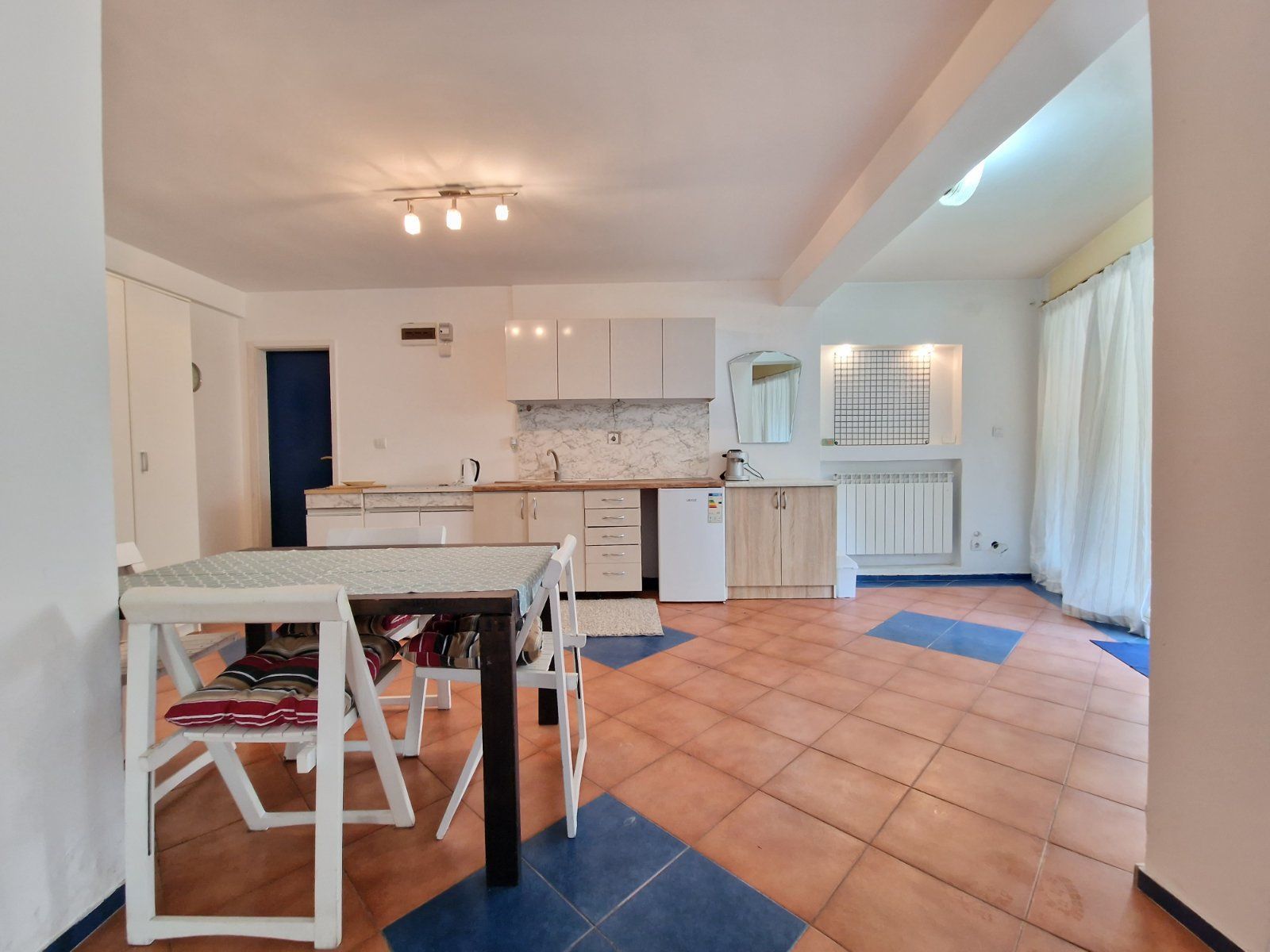 amforaproperty.com/Apartman za četiri osobe u blizini Starog grada i mora u Budvi