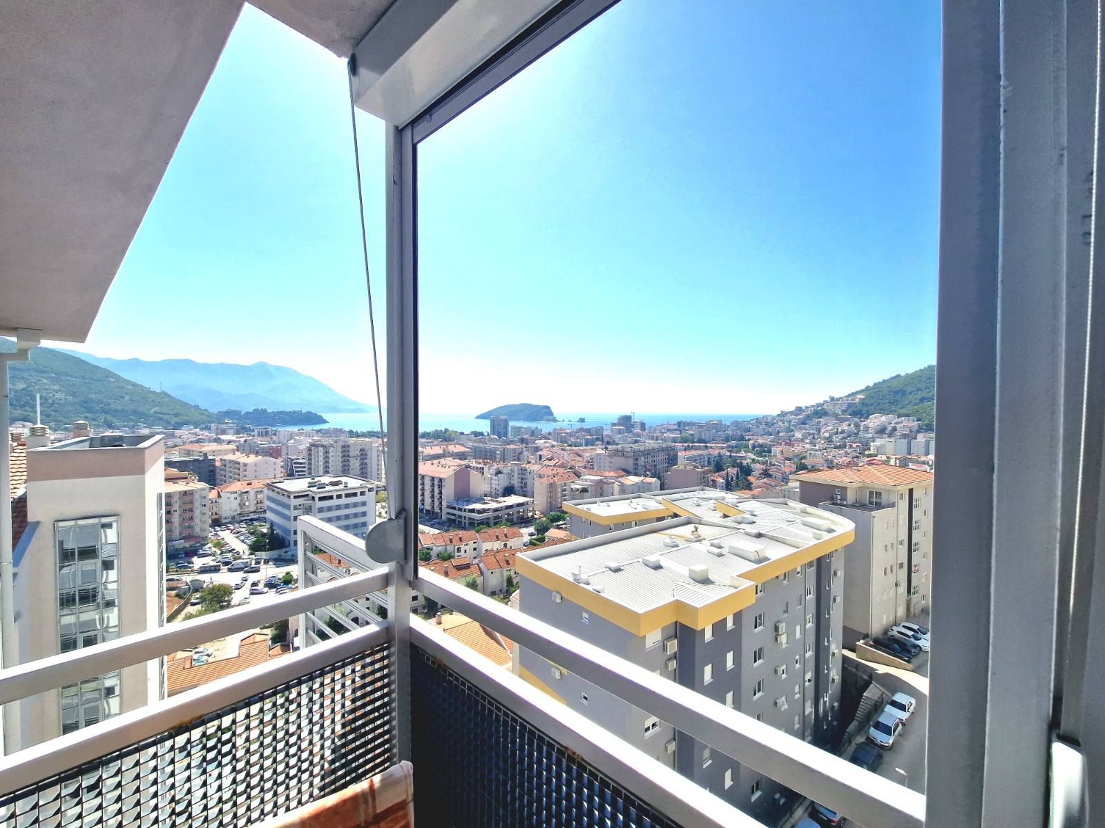 amforaproperty.com/NOV TROSOBAN STAN SA PANORAMSKIM POGLEDOM NA MORE I GRAD,DUBOVICA-BUDVA (NA DUZI PERIOD)