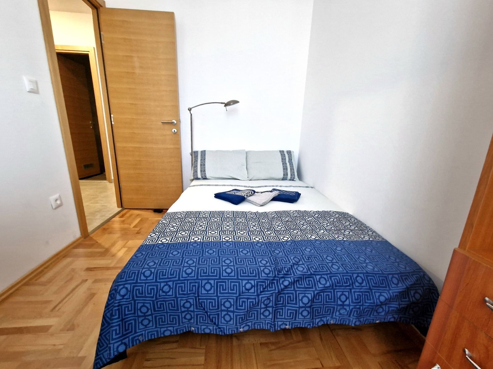 amforaproperty.com/NOV TROSOBAN STAN SA PANORAMSKIM POGLEDOM NA MORE I GRAD,DUBOVICA-BUDVA (NA DUZI PERIOD)